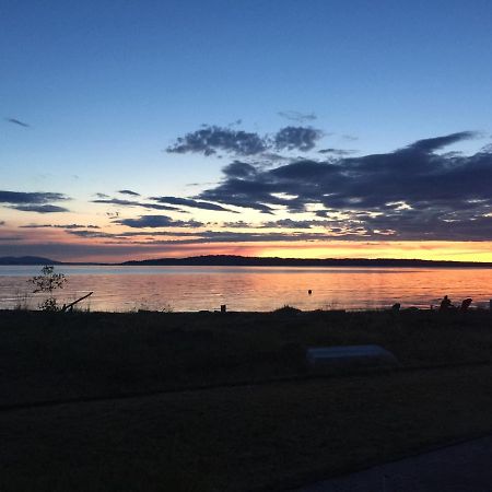 Maxwelton Beach Sunsets! Kayaks & Paddleboards! 1 Min Walk To The Water! Clinton 外观 照片