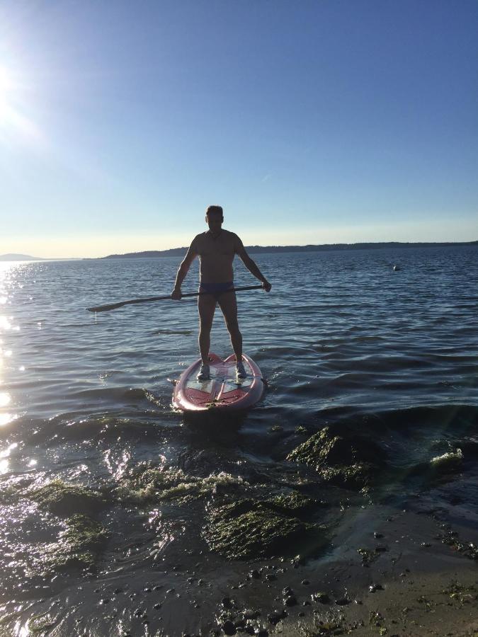 Maxwelton Beach Sunsets! Kayaks & Paddleboards! 1 Min Walk To The Water! Clinton 外观 照片