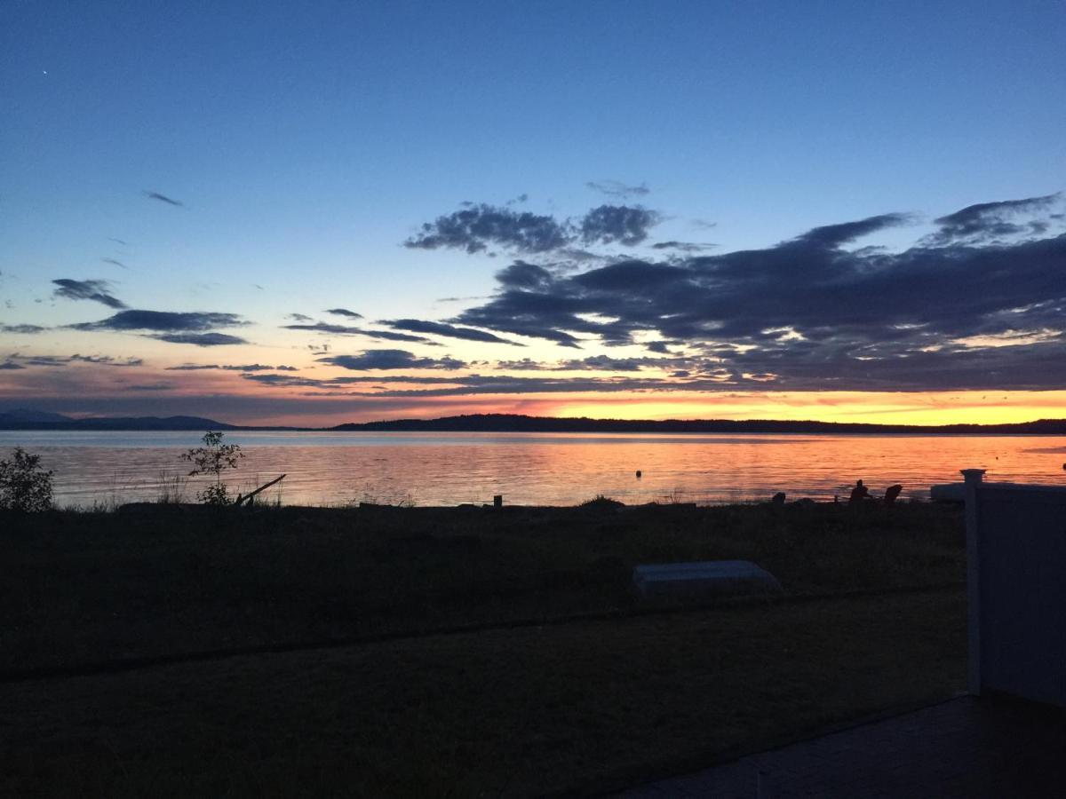 Maxwelton Beach Sunsets! Kayaks & Paddleboards! 1 Min Walk To The Water! Clinton 外观 照片